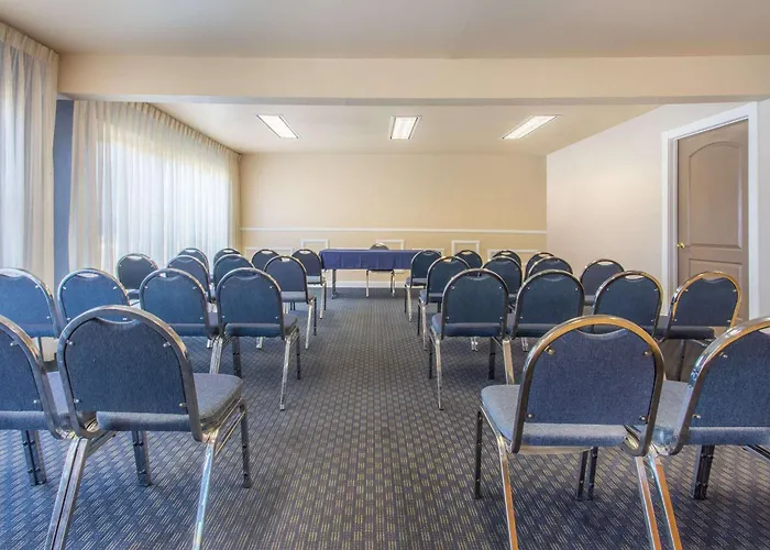 Days Inn By Wyndham Modesto