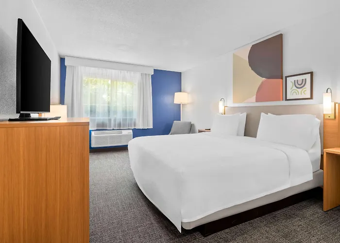 Spark By Hilton Modesto
