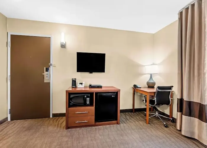 Aurora Inn